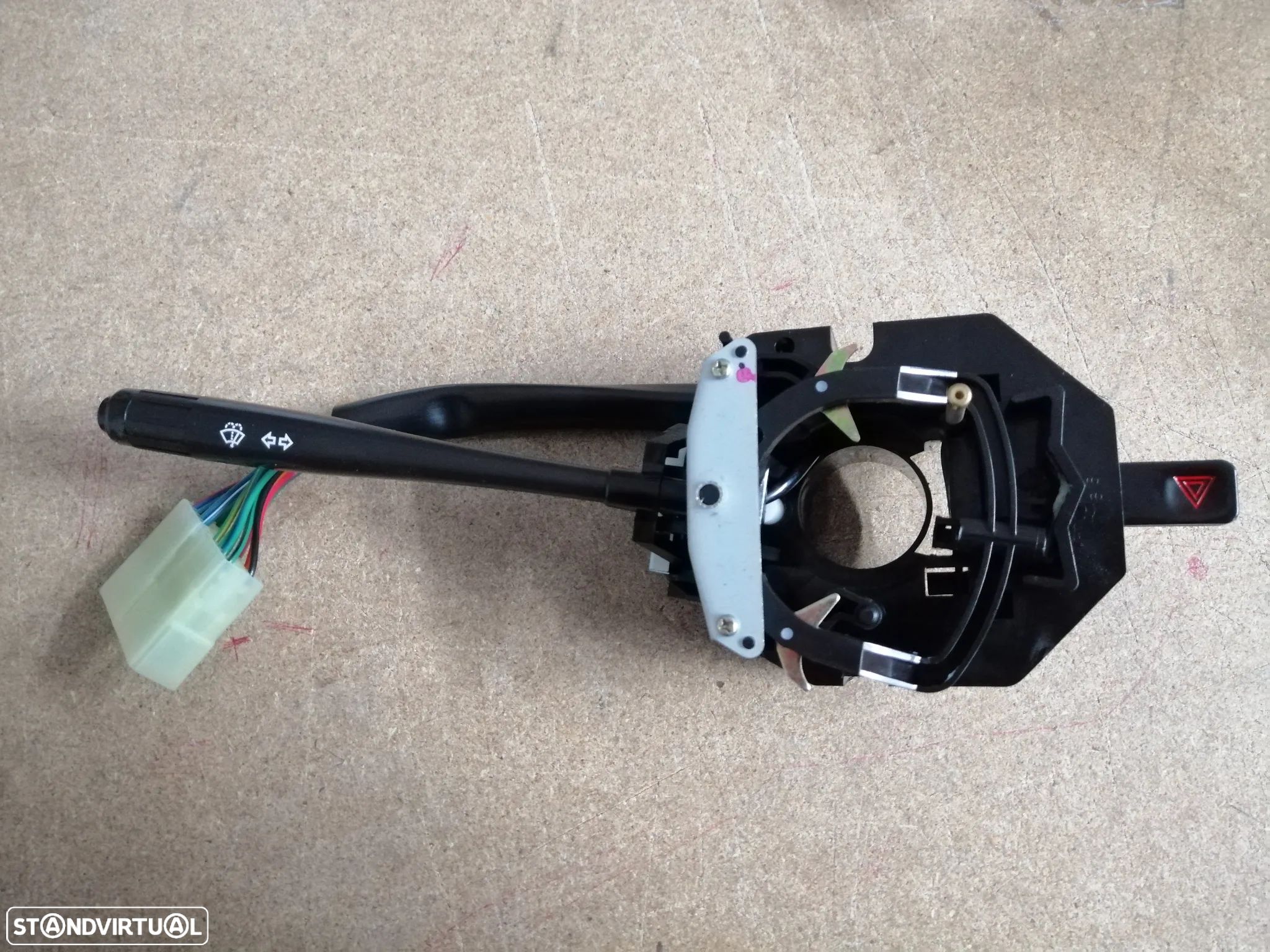 Interruptor /Manete das luzes e piscas Isuzu Bedford Kbd 25 26 27 de 14 terminais - 1