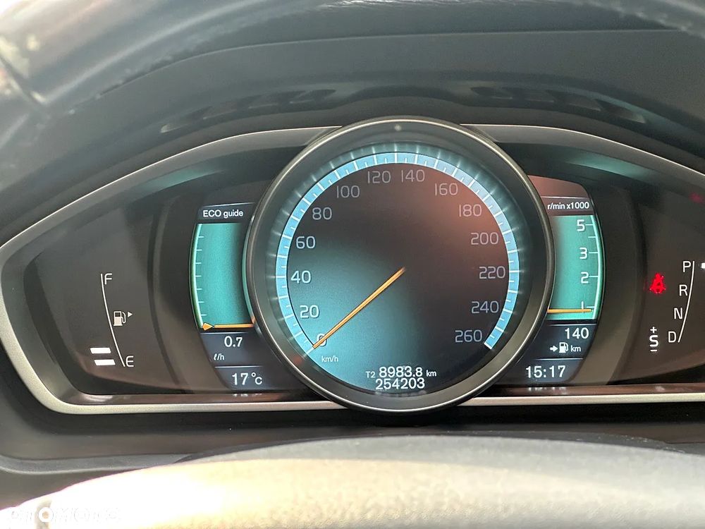Volvo V40 D3 Momentum - 18