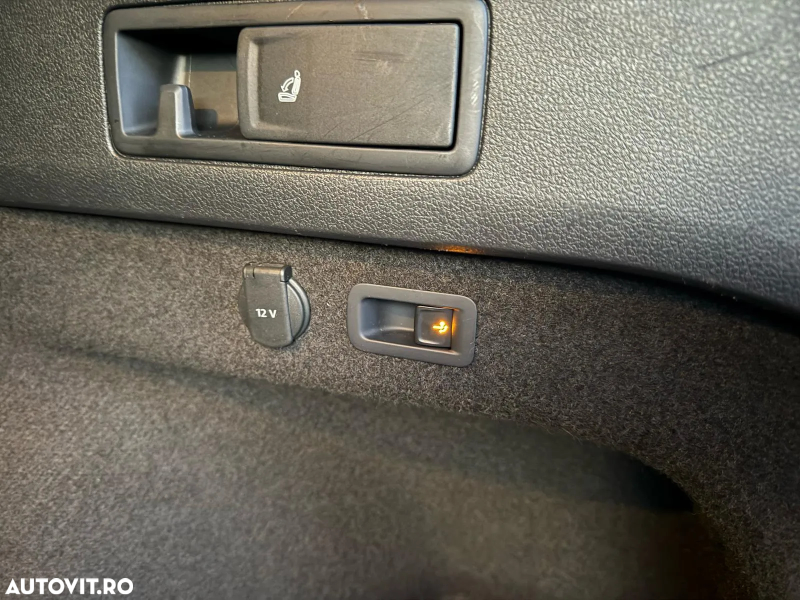 Volkswagen Passat Variant 2.0 TDI DSG Highline - 12