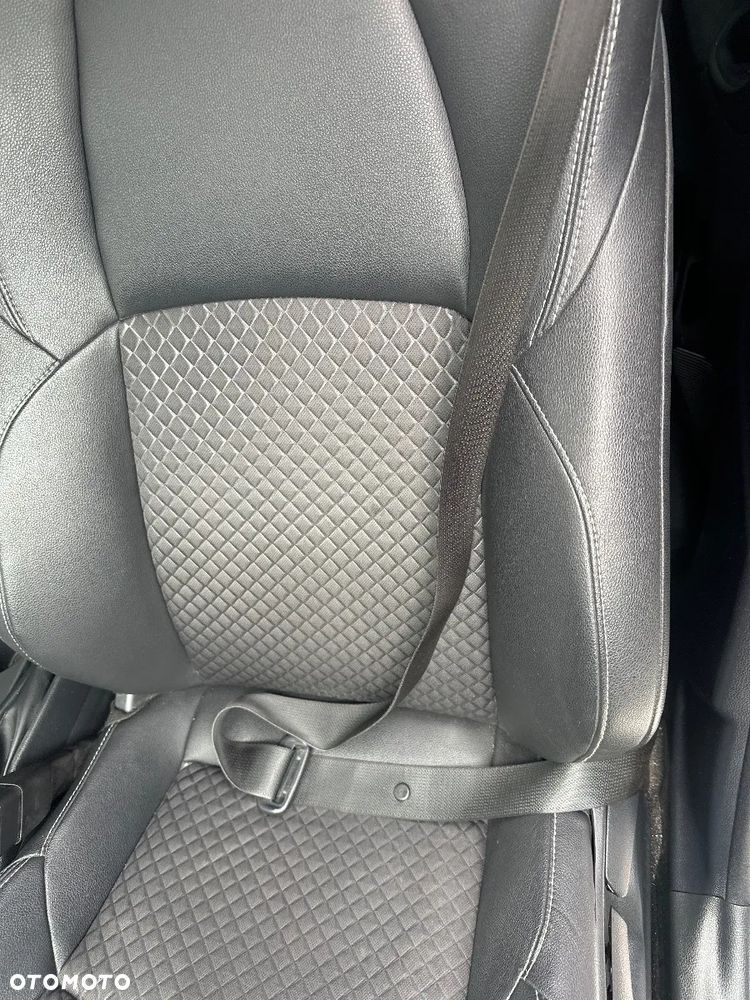 Toyota Yaris 1.5 Style - 23