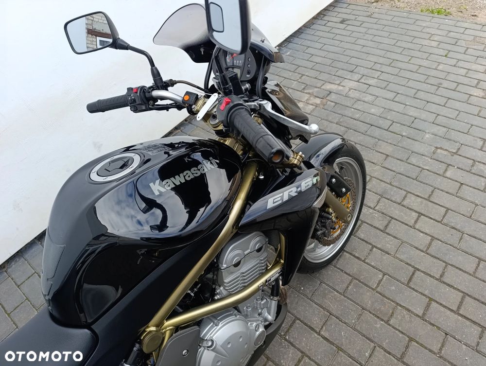 Kawasaki ER - 27