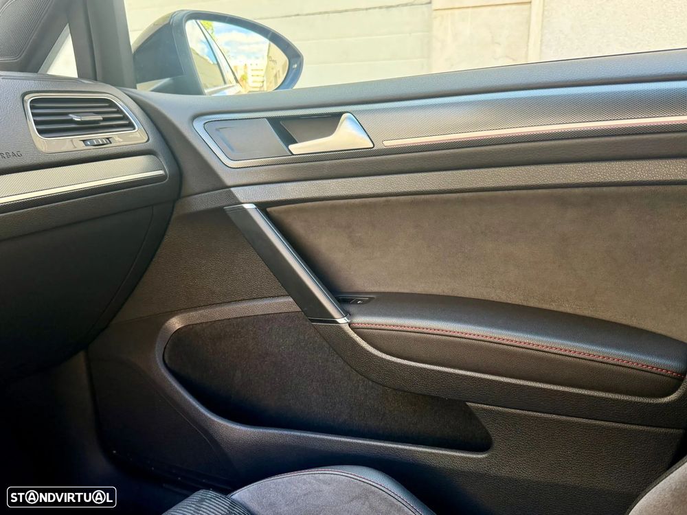 VW Golf GTI TCR 2.0 TSI OPF DSG - 18