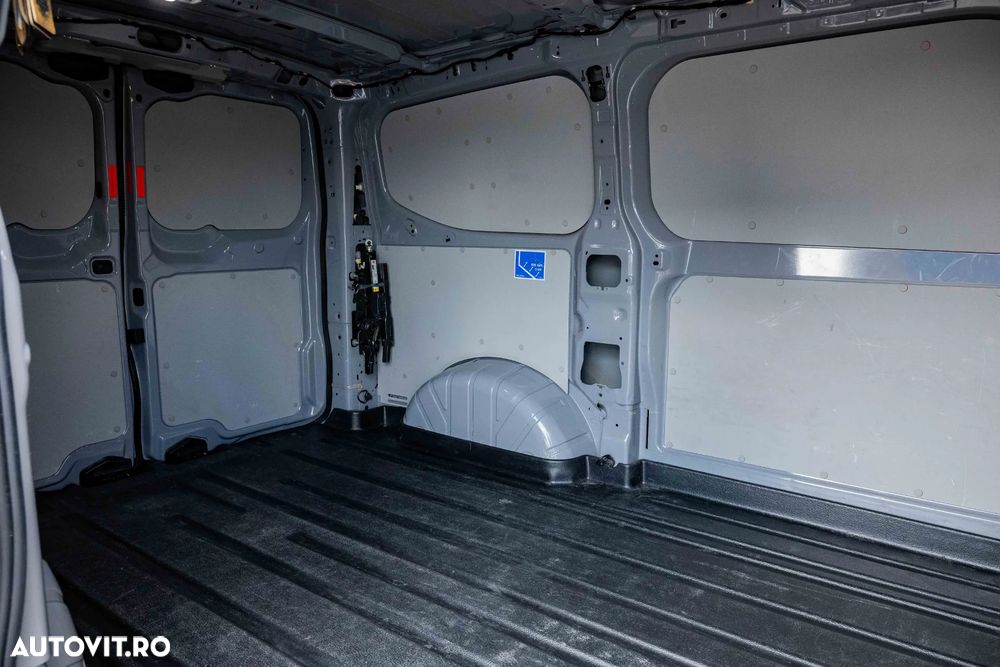 Ford Transit Custom Van Limited 300 SWB 2.0 TDCI 136 CP A8 - 9