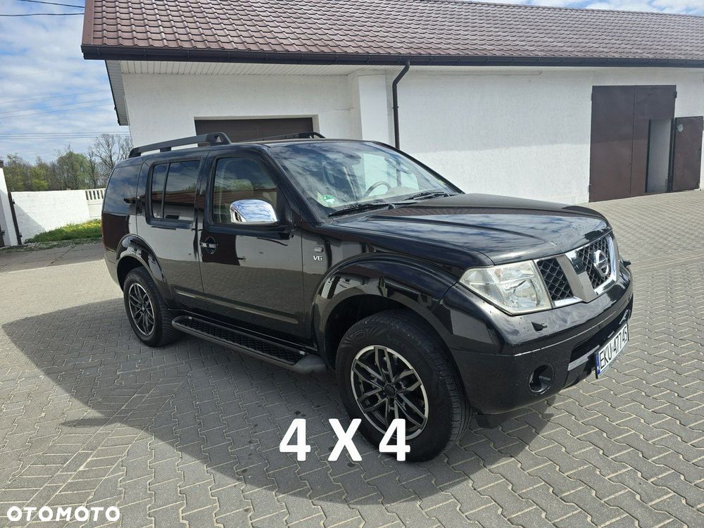 Nissan Pathfinder - 1