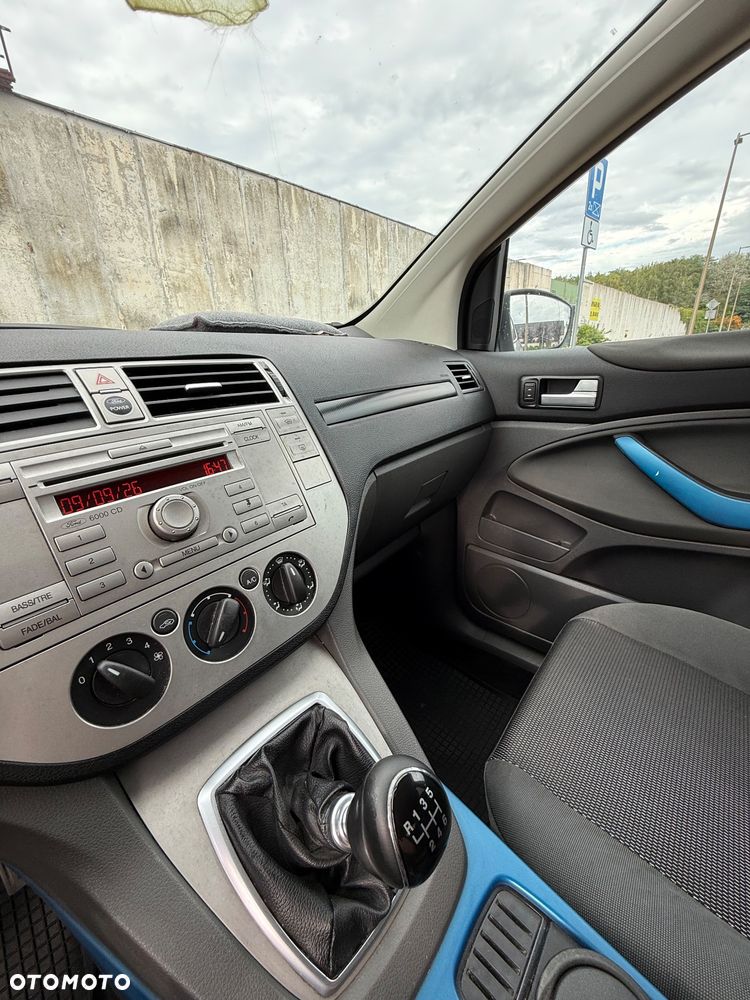 Ford Kuga - 17