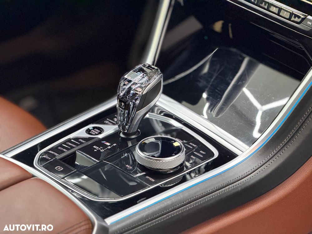 BMW M8 M850i xDrive - 8