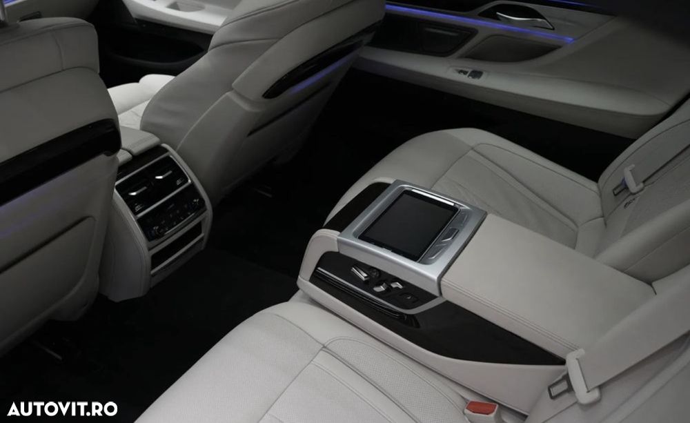 BMW Seria 7 740Li - 15