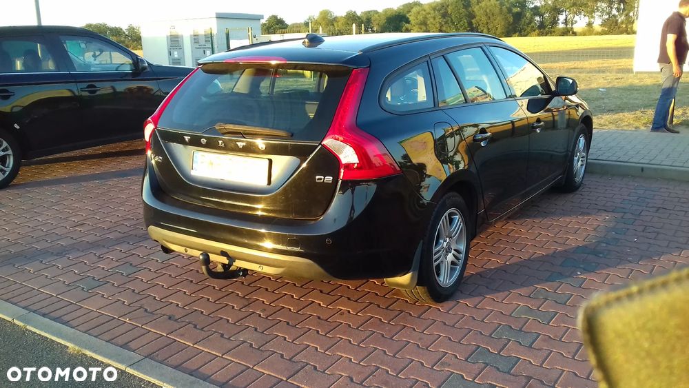 Volvo V60 D2 Momentum - 2