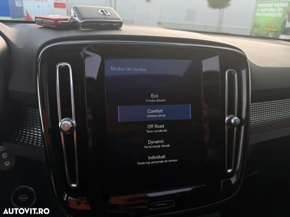 Volvo XC 40 D4 AWD Geartronic R-Design - 11