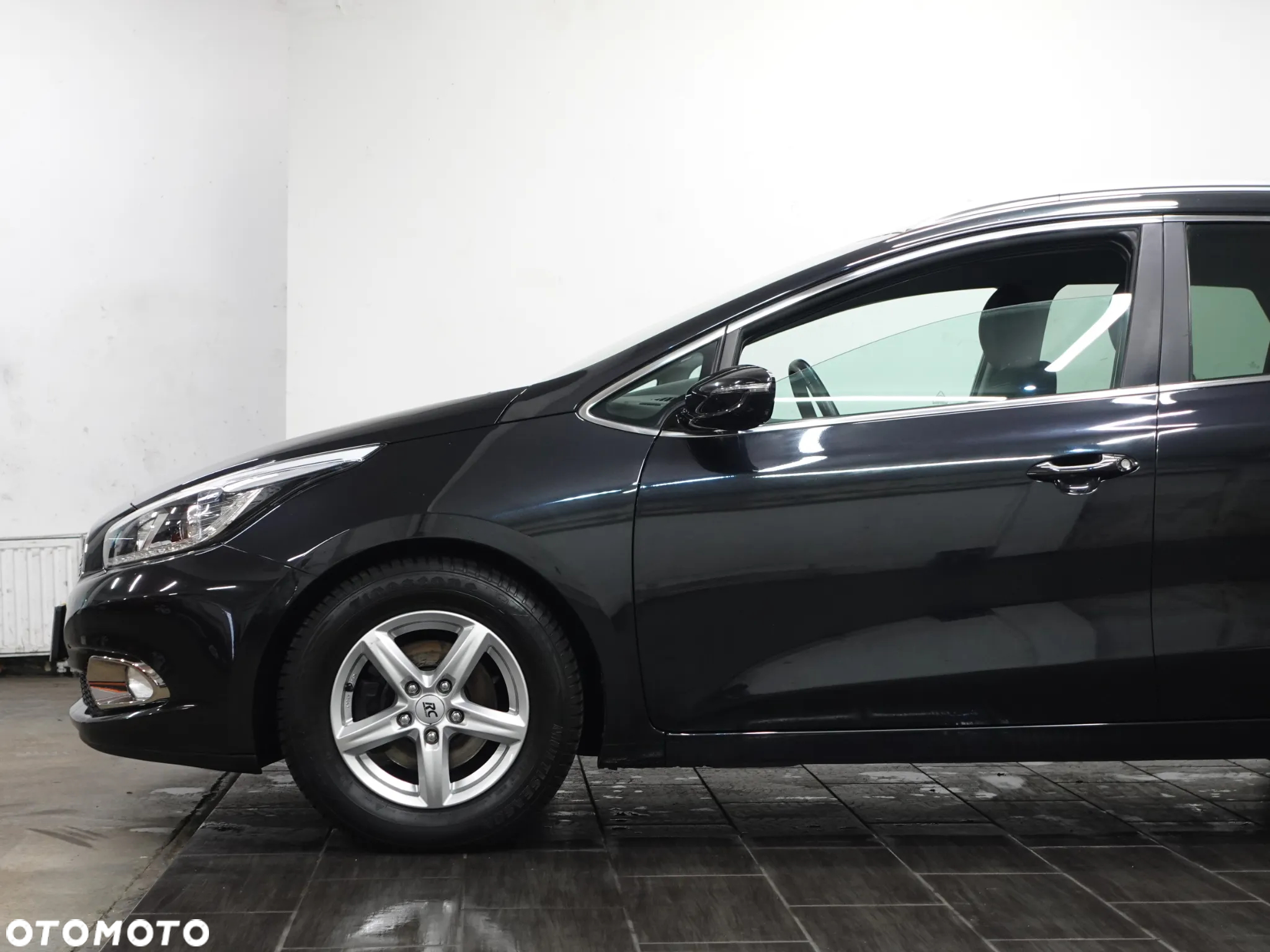 Kia Ceed 1.6 GDI ISG SW Spirit - 18