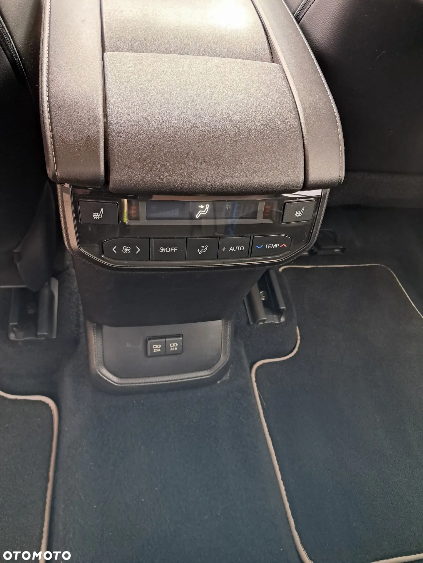 Toyota Highlander 2.5 Hybrid Executive Style - 12