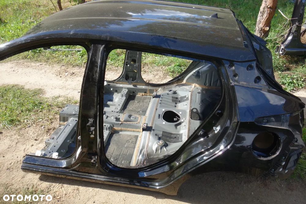 DUPA Z DACHEM BŁOTNIK PRAWY TYŁ PAS Z WANNĄ DACH NISSAN MICRA K14 - 1