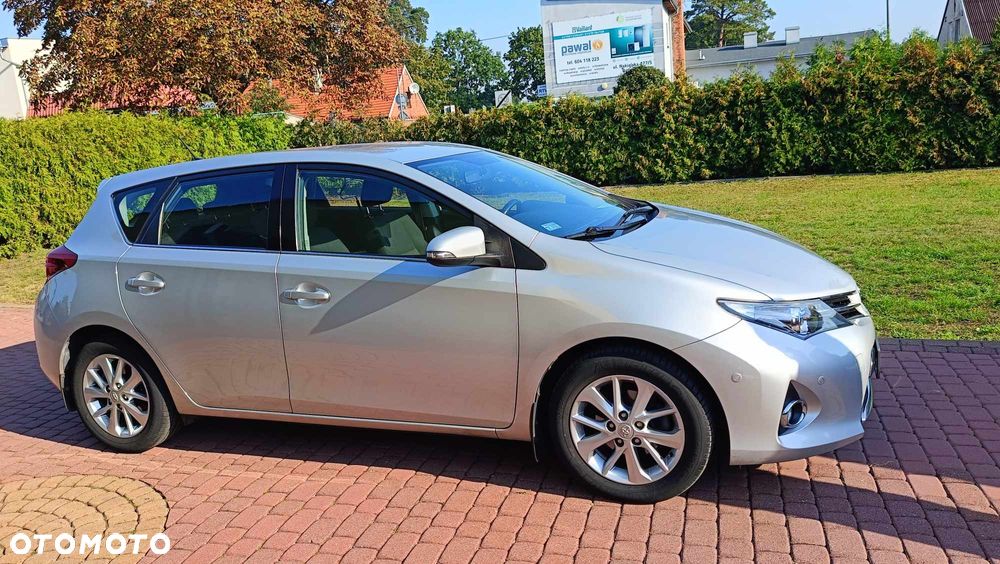 Toyota Auris 1.6 Premium Comfort - 17