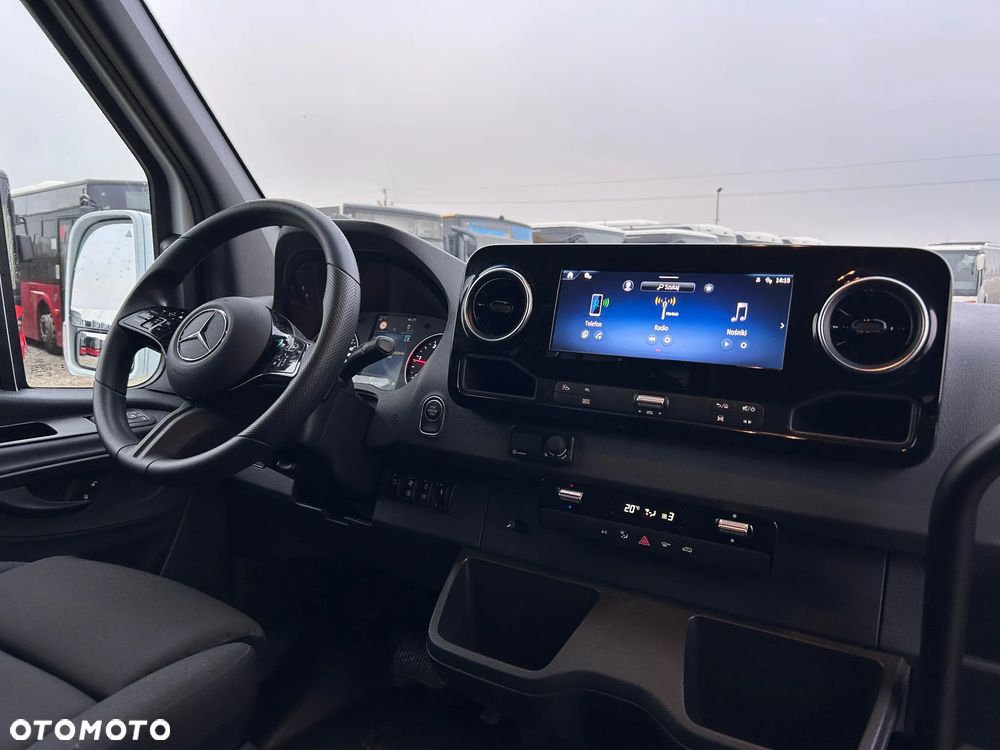 Mercedes-Benz Sprinter 519 - 13