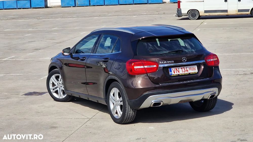 Mercedes-Benz GLA 200 (CDI) d 7G-DCT Urban - 11