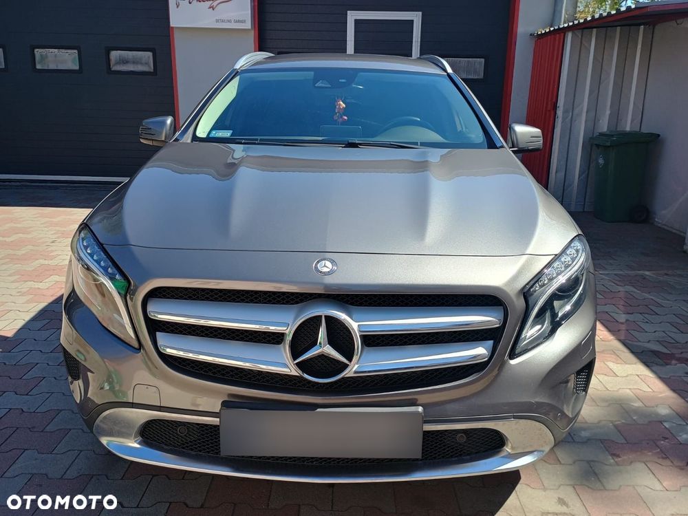 Mercedes-Benz GLA 200 7G-DCT - 2