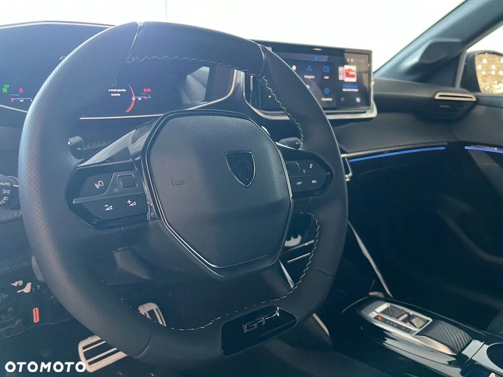 Peugeot 208 1.2 mHEV GT - 11