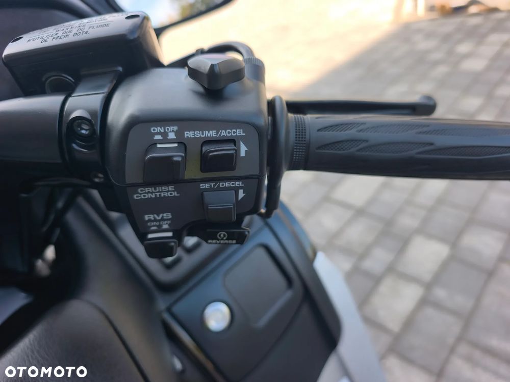 Honda GL - 27