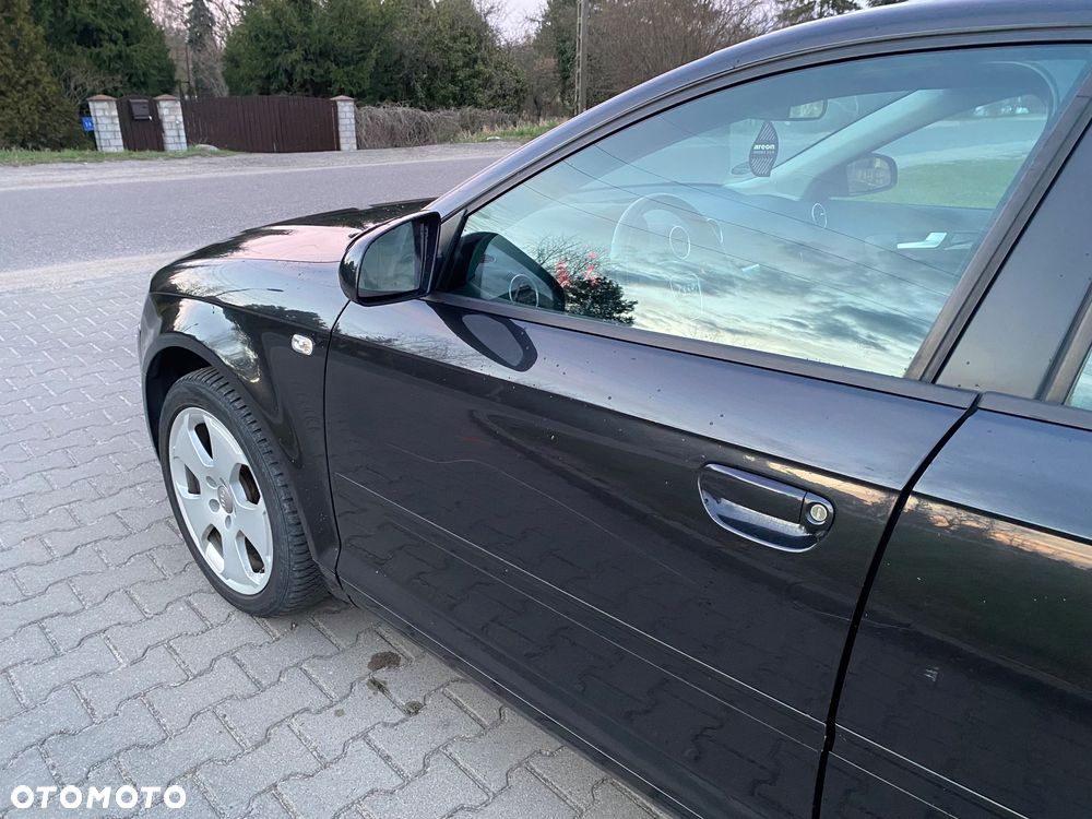 Audi A3 Sportback 1.6 FSI Attraction - 12