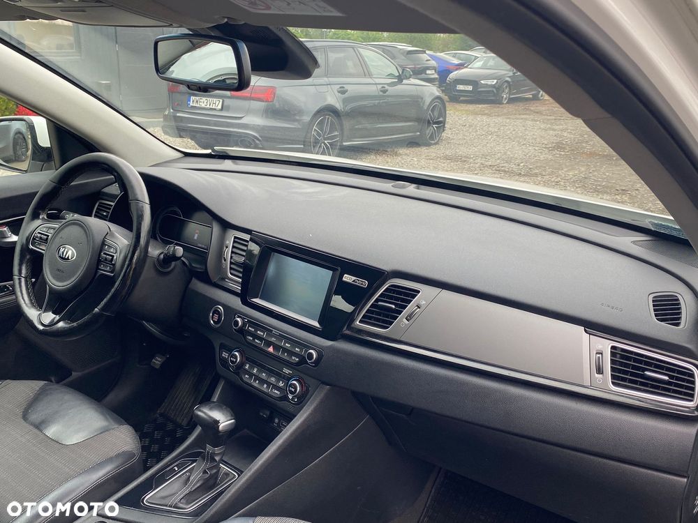 Kia Niro 1.6 GDI Hybrid L - 16