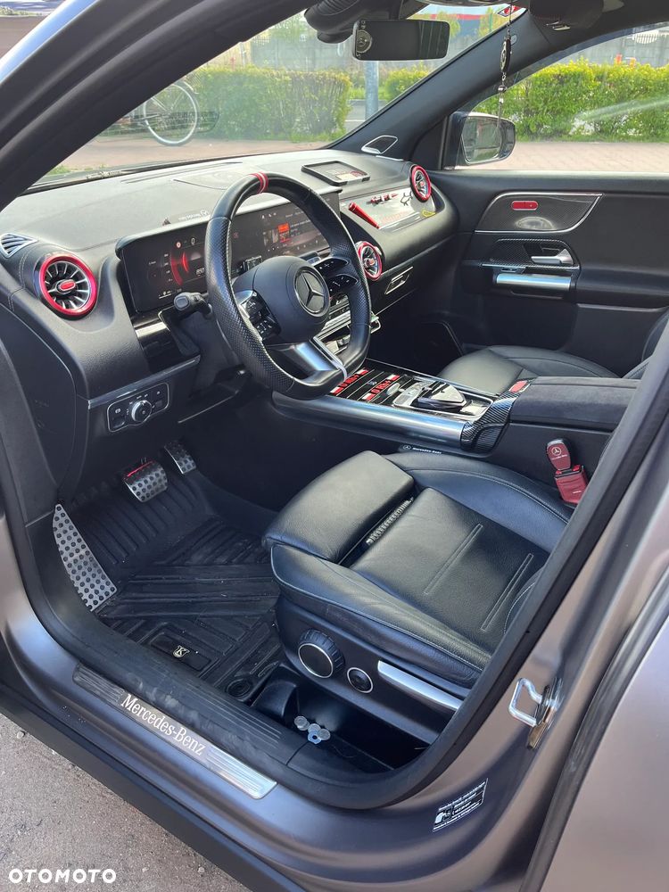 Mercedes-Benz GLA 250 4-Matic AMG Line - 11
