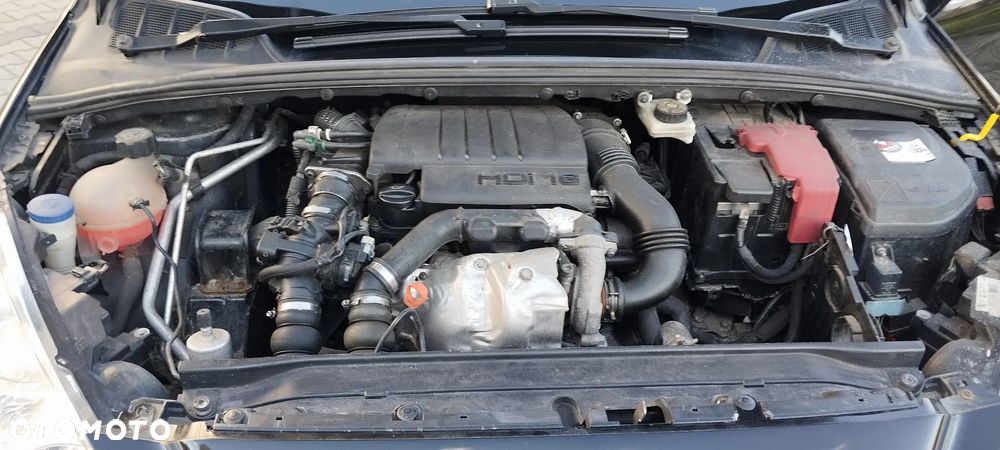 Peugeot 308 1.6 HDi Trendy Navtech - 16