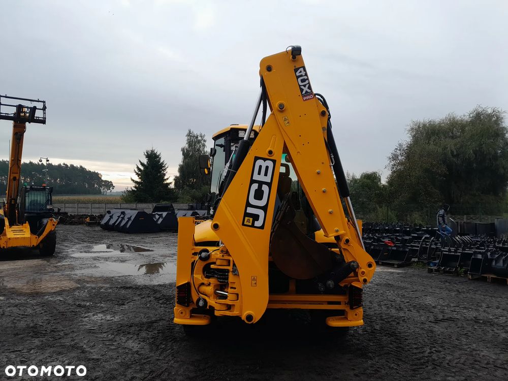 JCB JCB 4CX AEC  2022r - 8