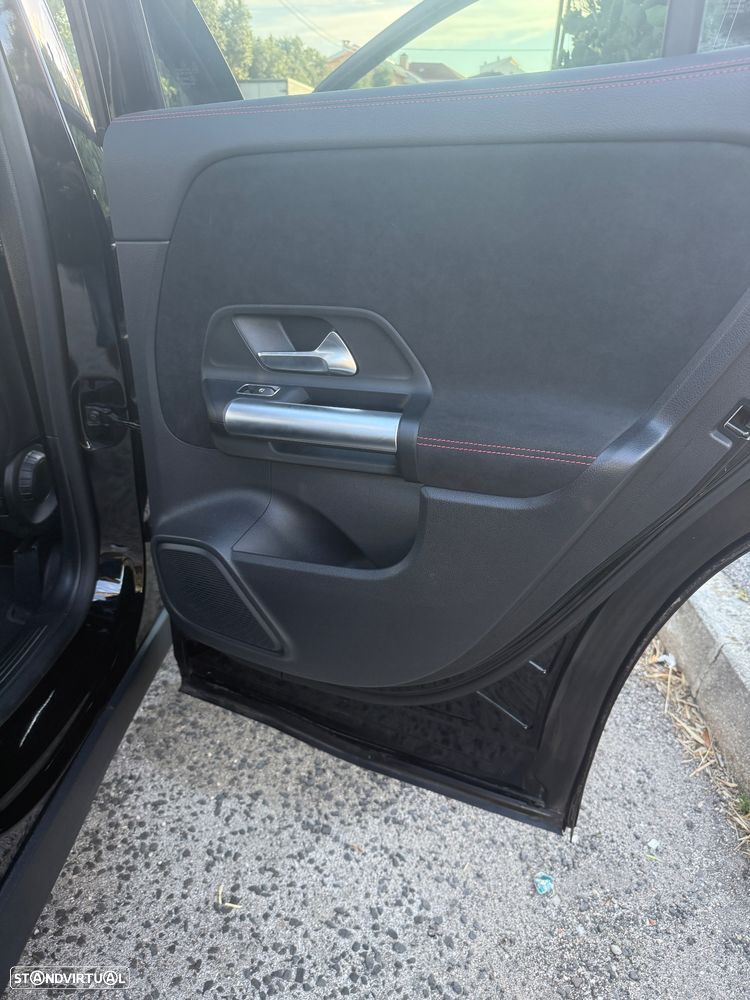 Mercedes-Benz GLA 180 d AMG Line - 13