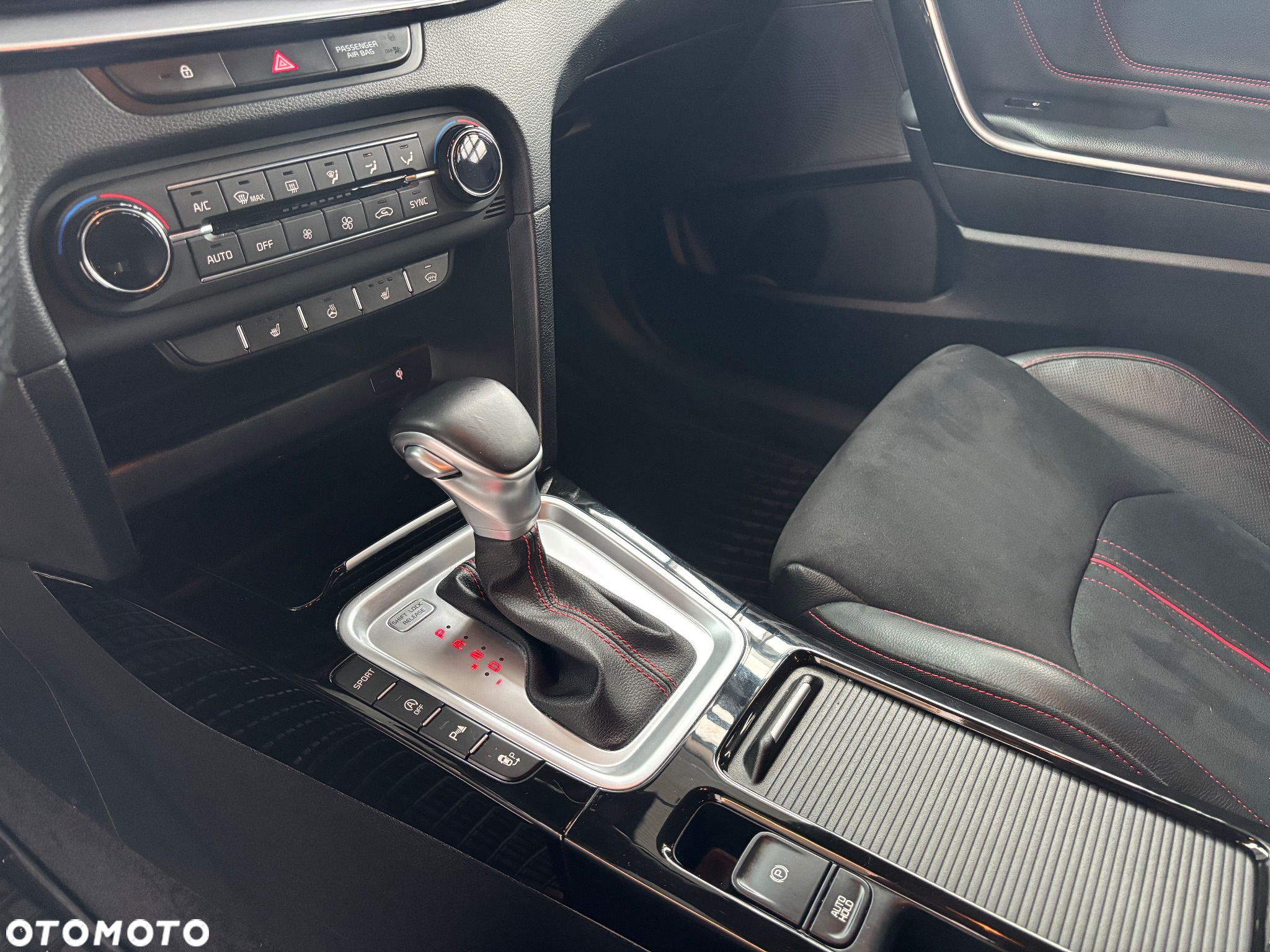 Kia ProCeed 1.6 T-GDI GT DCT - 16