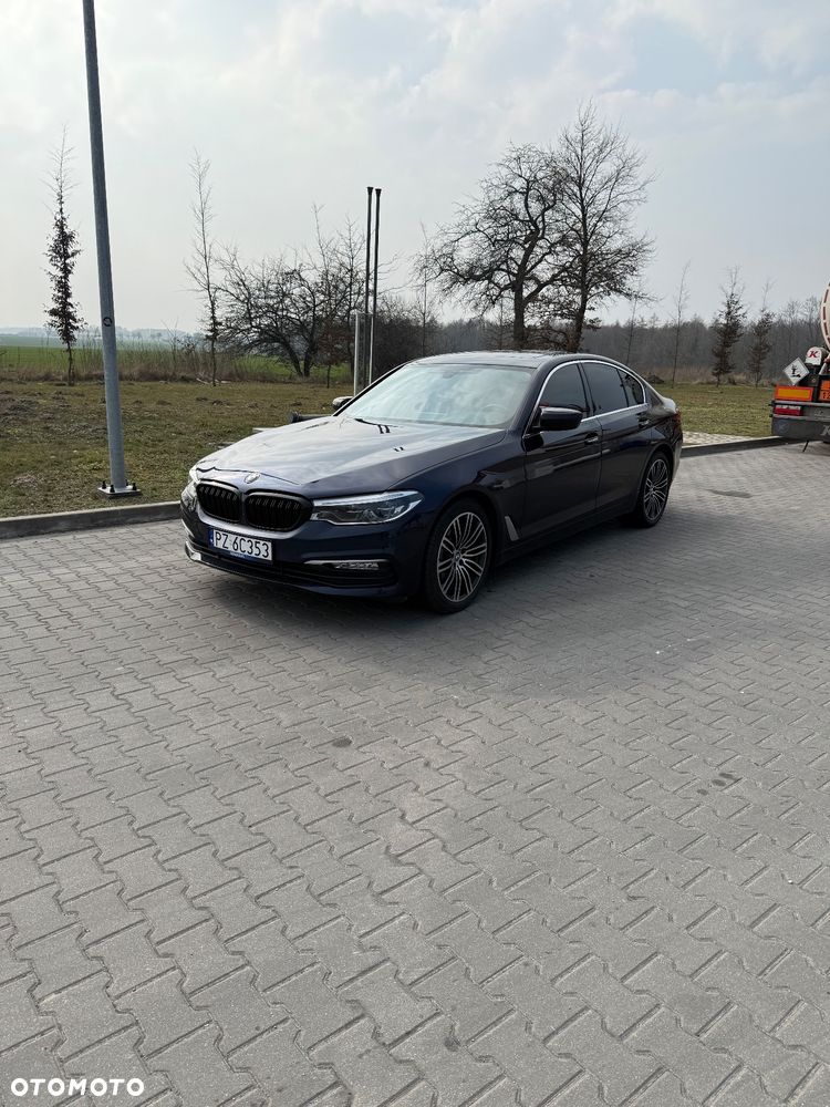 BMW Seria 5 540i xDrive Luxury Line sport - 4