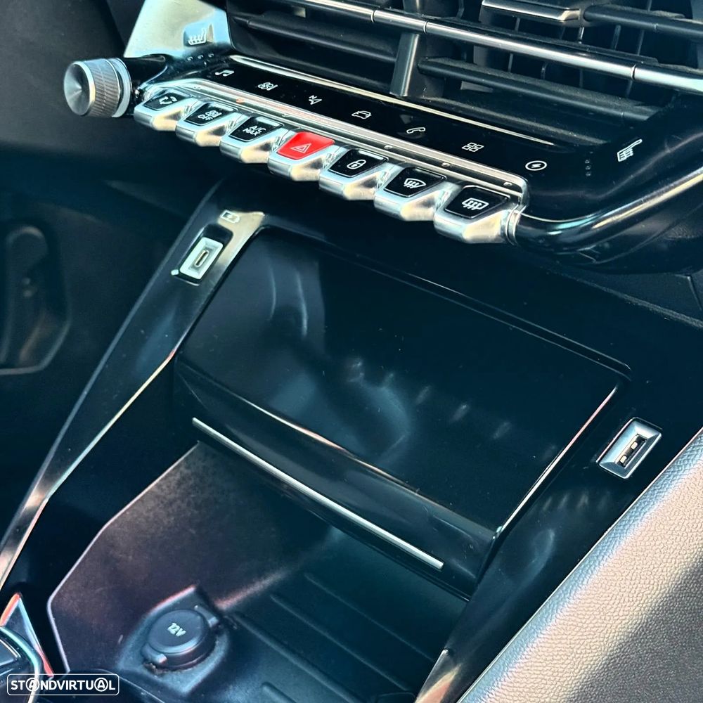 Peugeot e-2008 50 kWh GT Line - 17