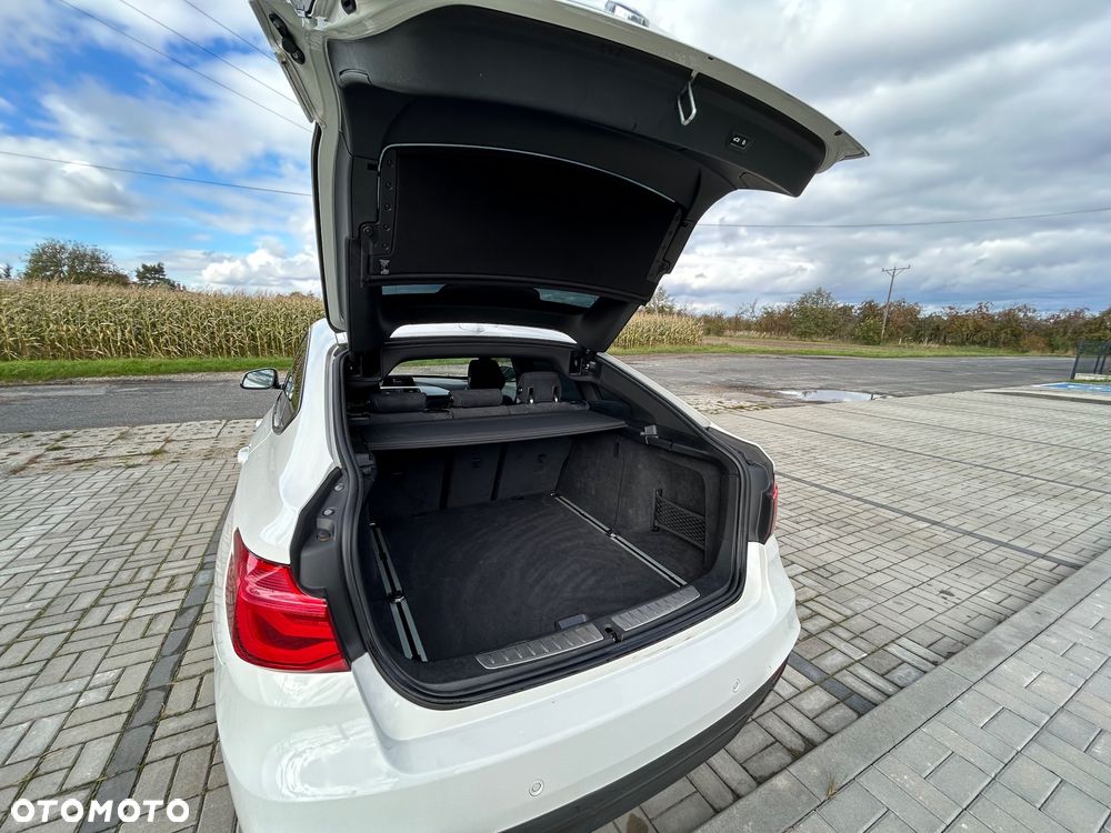 BMW Seria 3 318d M Sport - 14