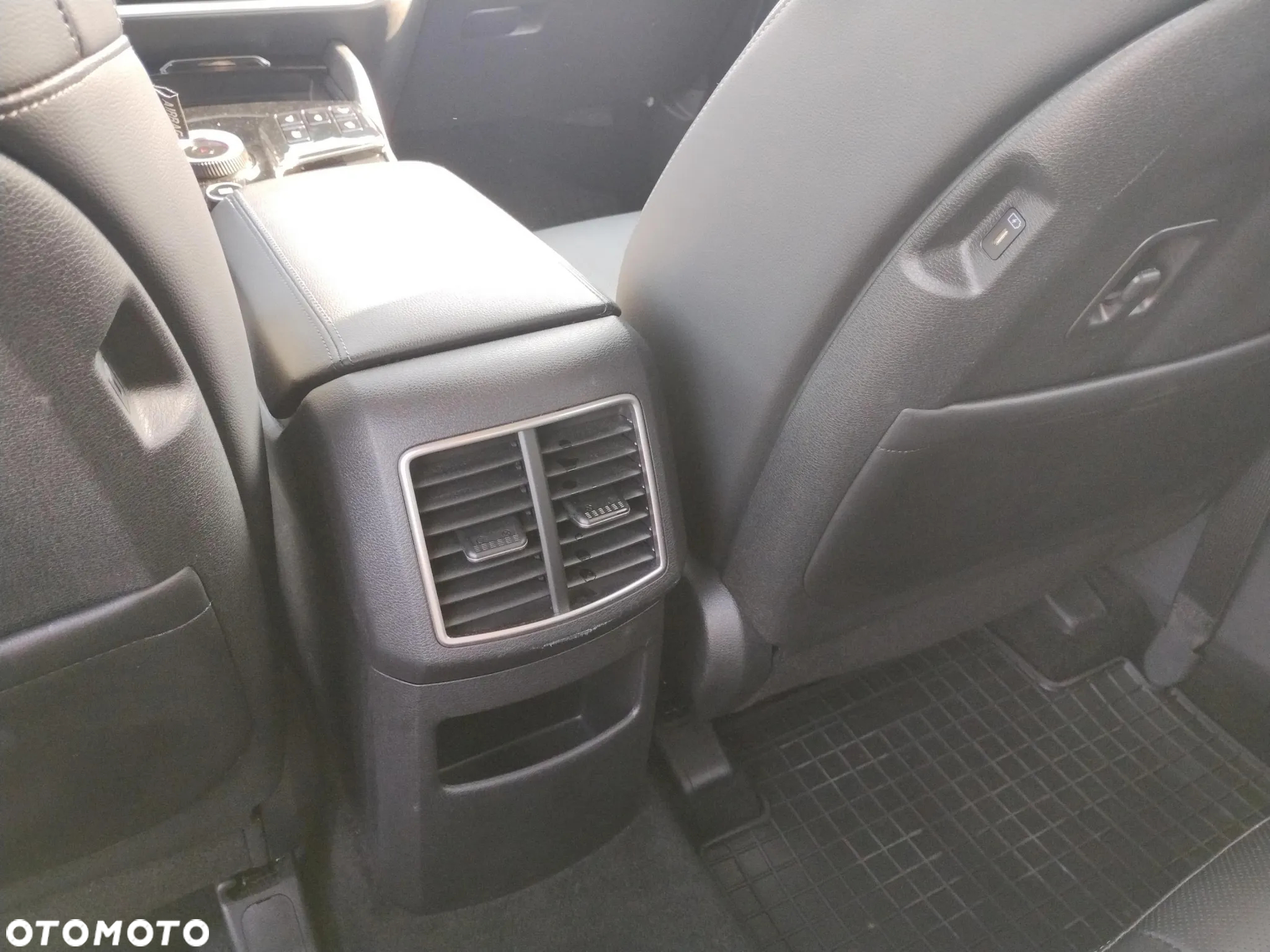 Kia Sportage 1.6 T-GDI HEV Business Line 2WD - 26