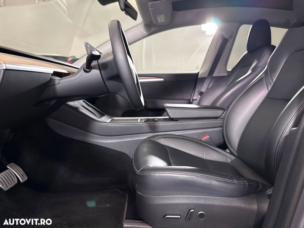 Tesla Model Y Performance - 21