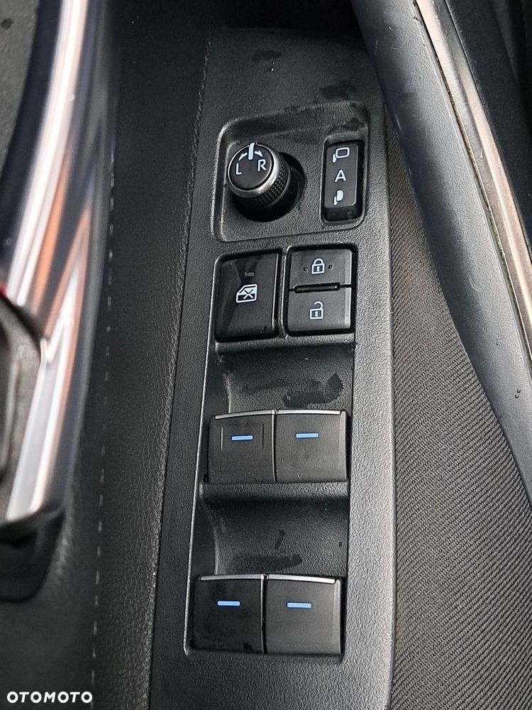 Toyota Corolla 2.0 Hybrid Comfort - 19