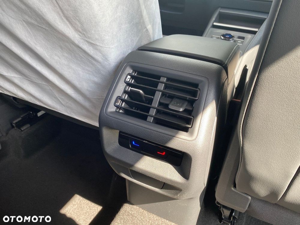Volkswagen Tiguan - 10