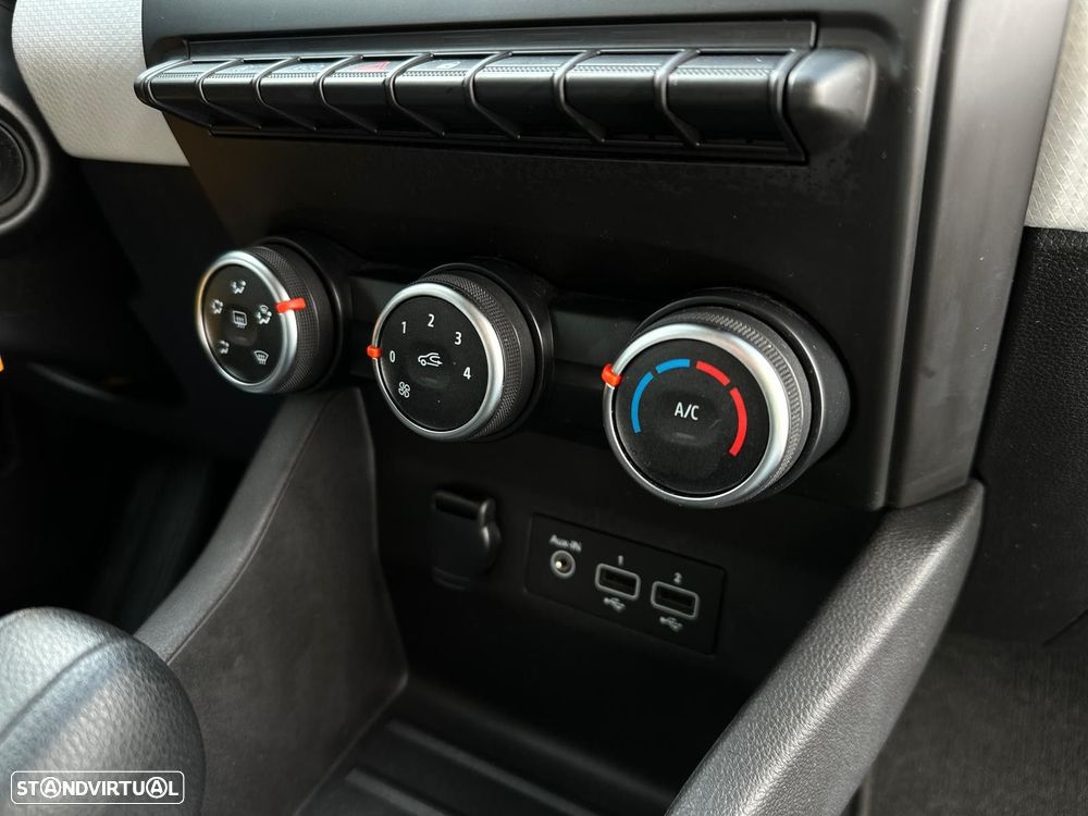 Renault Clio - 17