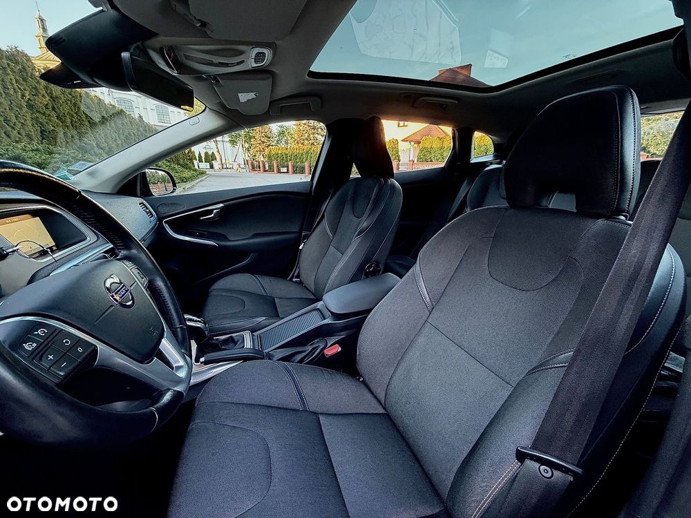 Volvo V40 Cross Country - 20
