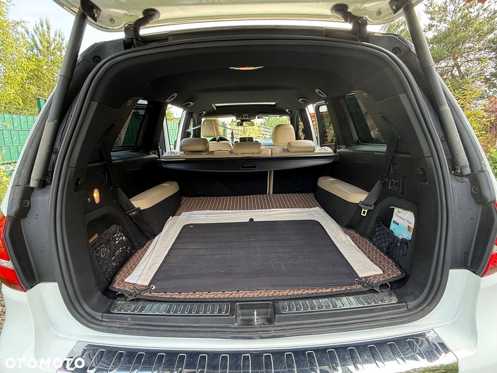 Mercedes-Benz GLS - 13