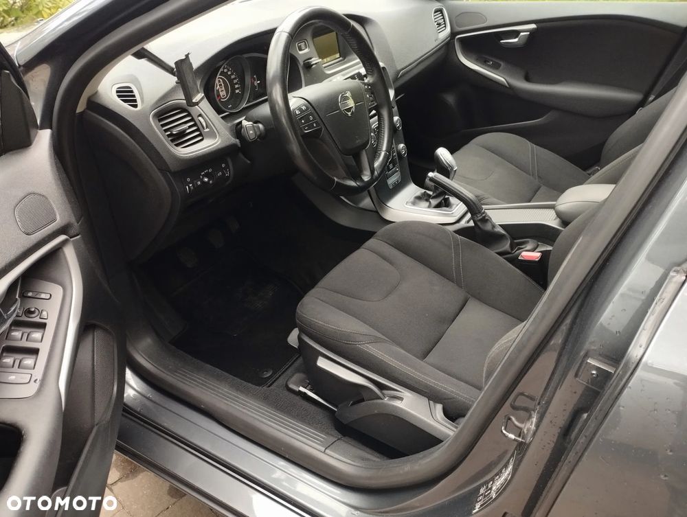 Volvo V40 D2 - 5