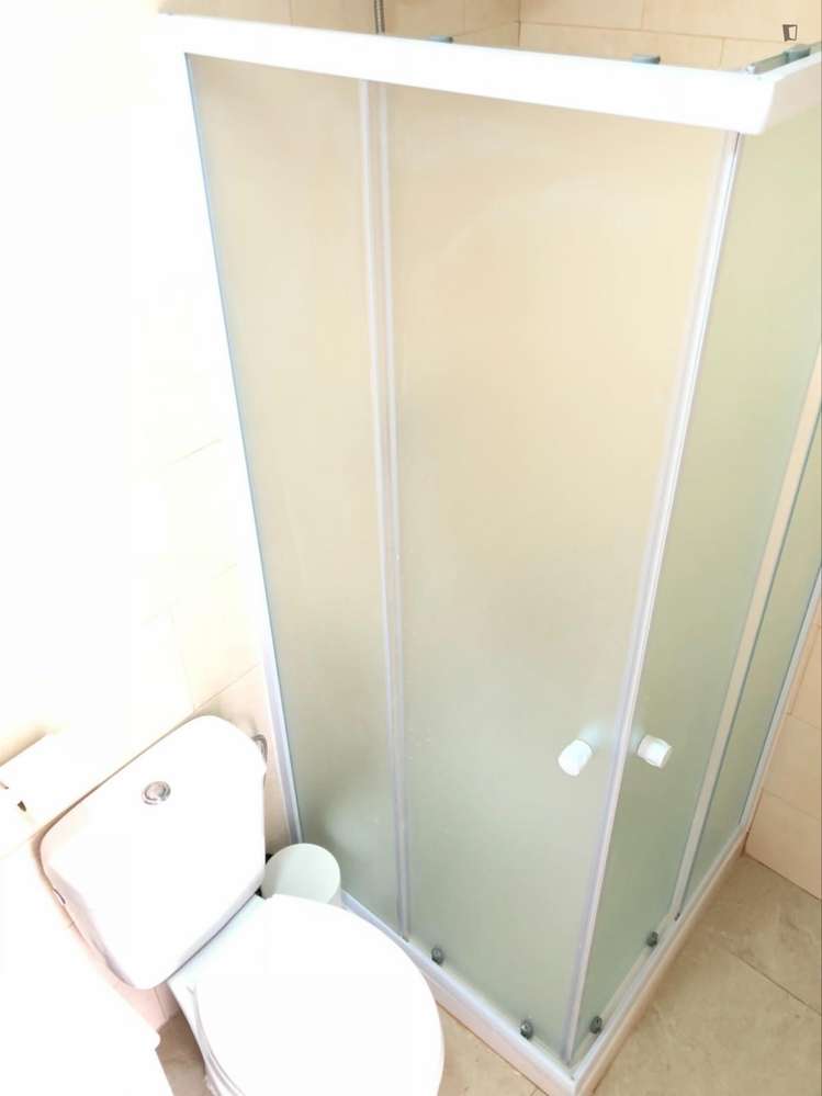 Quarto - localizado em Santa Apolónia Lisbon - Grande imagem: 5/12