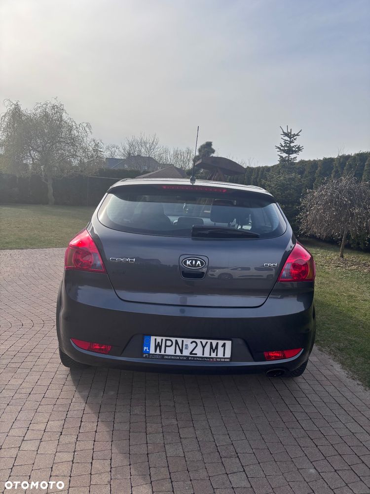 Kia Ceed 1.6 Crdi Comfort - 4