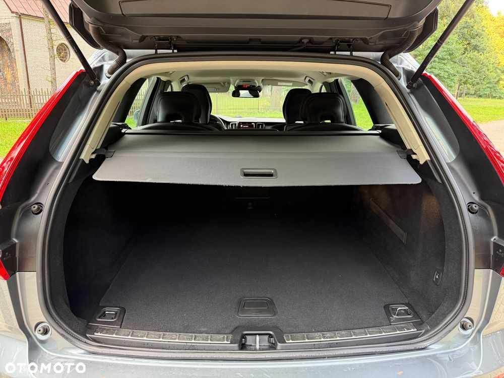 Volvo XC 60 D4 Momentum - 23