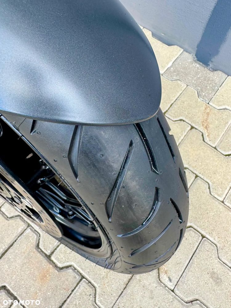 Suzuki GSX - 8