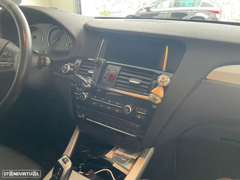 BMW X3 18 d sDrive Advantage Auto - 6