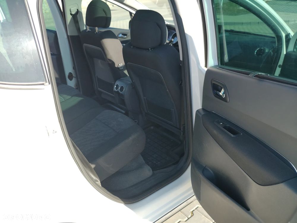 Peugeot 3008 1.6 HDi Premium - 9