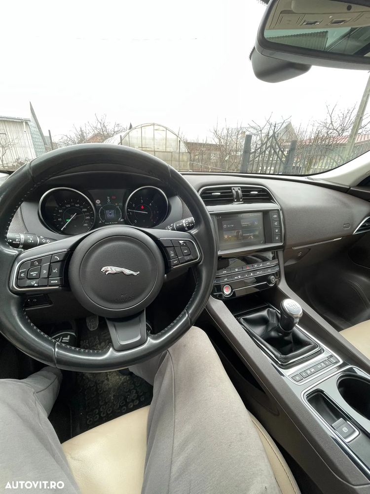 Jaguar F-Pace 20d R-Sport - 7