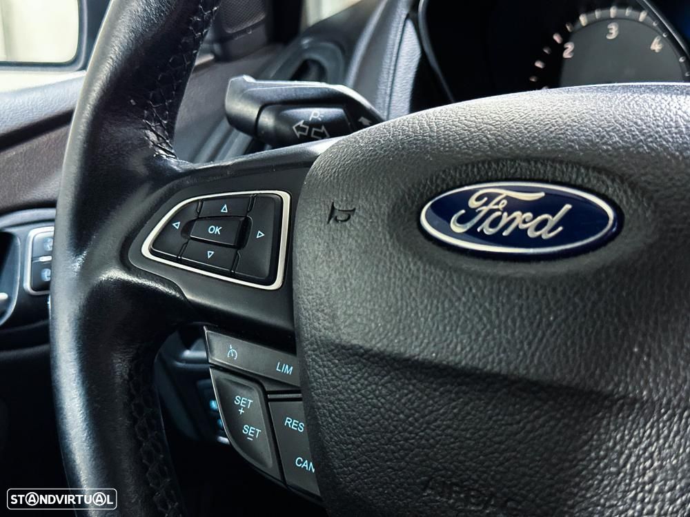 Ford Focus 1.6 TDCi Titanium — fotografia 41