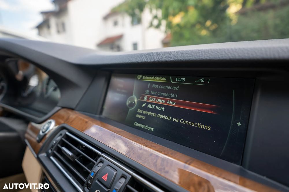 BMW Seria 5 525d xDrive Touring Aut. Luxury Line - 15