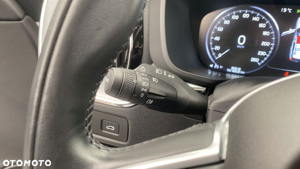 Volvo XC 60 B4 D AWD Momentum Pro - 23
